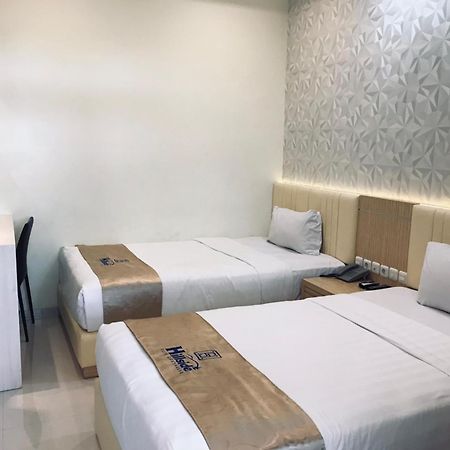 Hillside Suite Guest House Malang Exterior foto